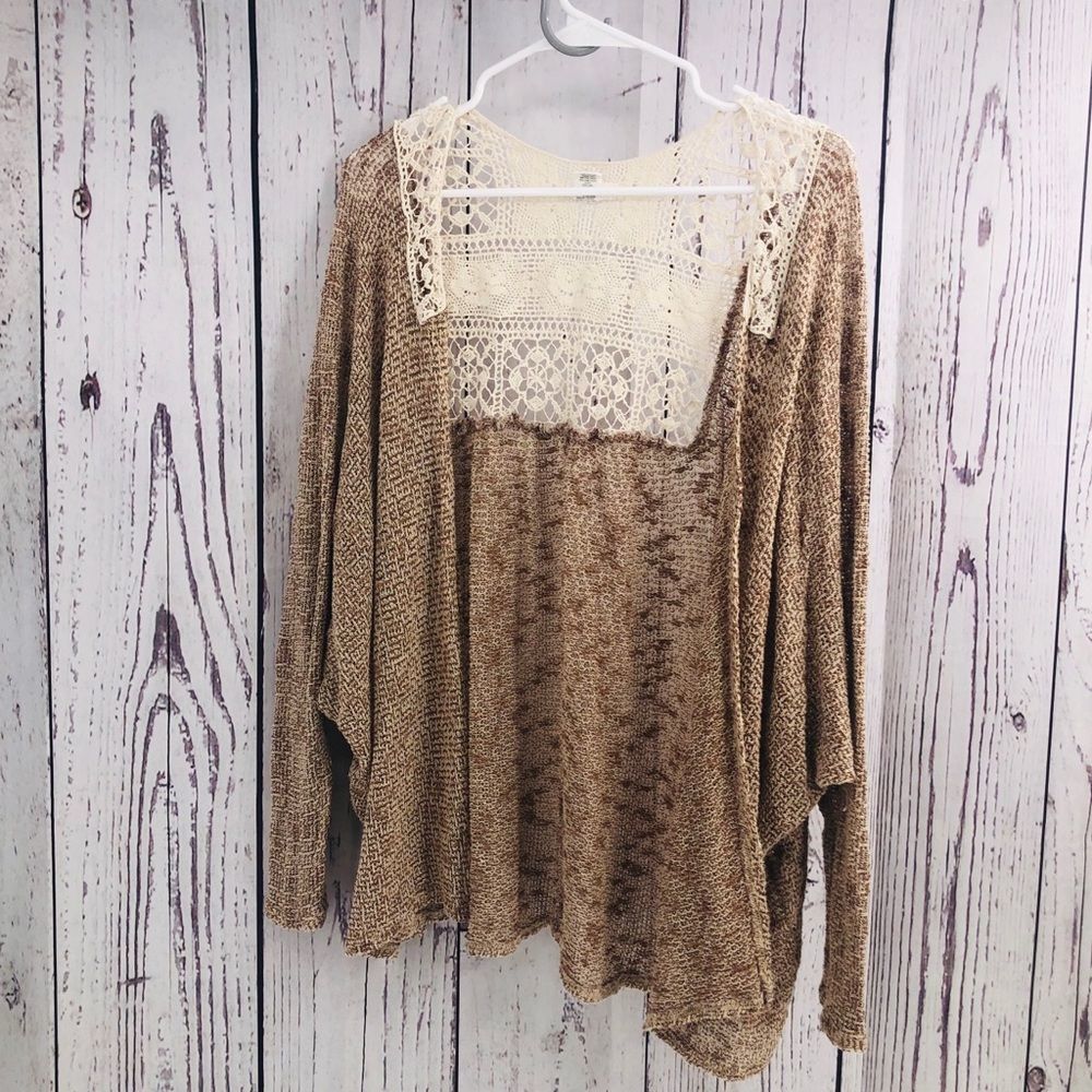 Lace weave knit sweater tan& ivory